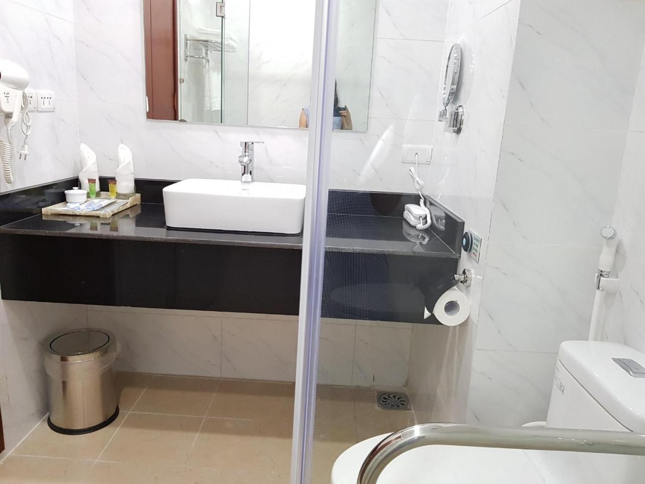 Relax Ha Long Hotel Экстерьер фото